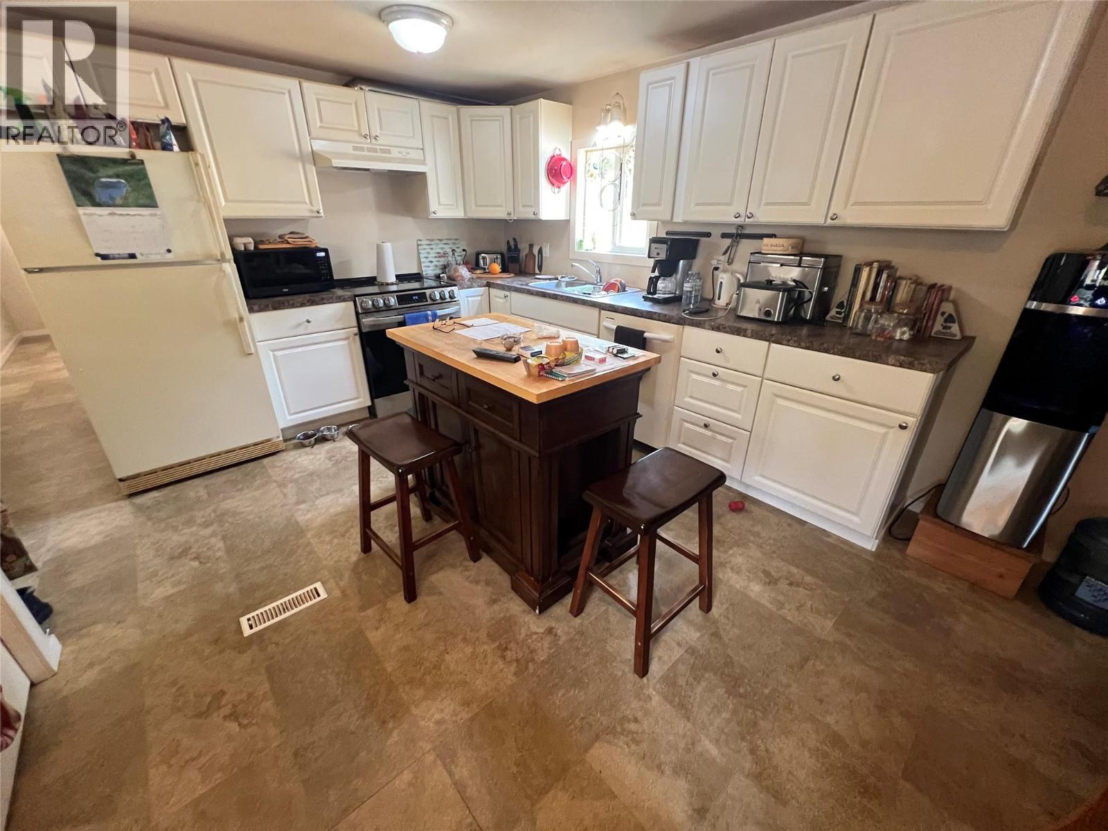 3969 Broadwater Road Unit# 5, Robson, British Columbia  V1N 4V5 - Photo 2 - 10398308