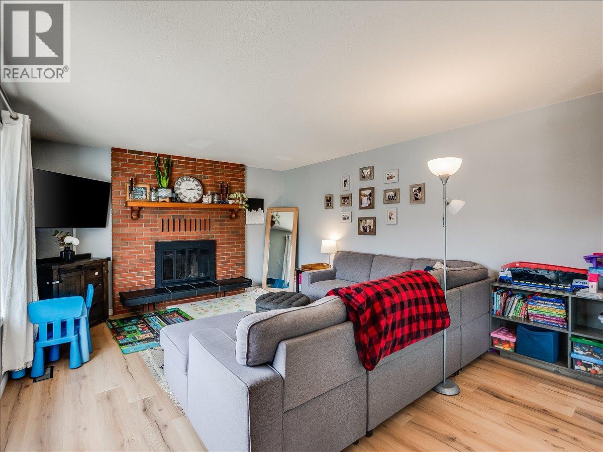 3701 9th Avenue, Castlegar, British Columbia V1N 3T3 - Photo 13 - 10398210