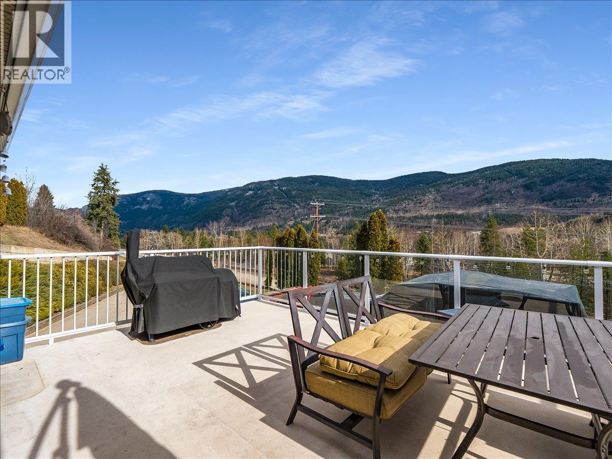 3701 9th Avenue, Castlegar, British Columbia V1N 3T3 - Photo 18 - 10398210