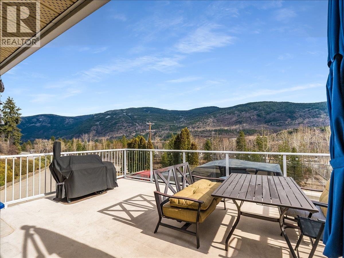 3701 9th Avenue, Castlegar, British Columbia V1N 3T3 - Photo 19 - 10398210