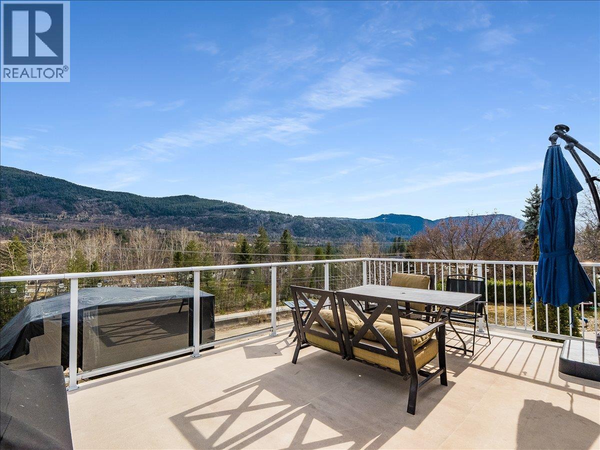 3701 9th Avenue, Castlegar, British Columbia V1N 3T3 - Photo 21 - 10398210