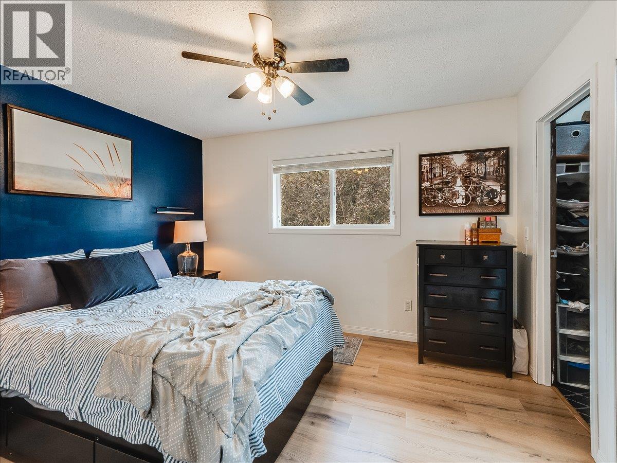 3701 9th Avenue, Castlegar, British Columbia V1N 3T3 - Photo 27 - 10398210