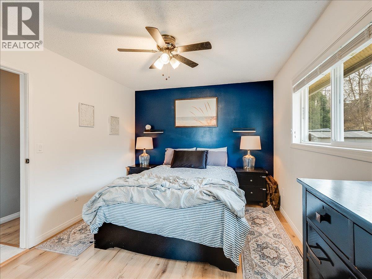 3701 9th Avenue, Castlegar, British Columbia V1N 3T3 - Photo 29 - 10398210