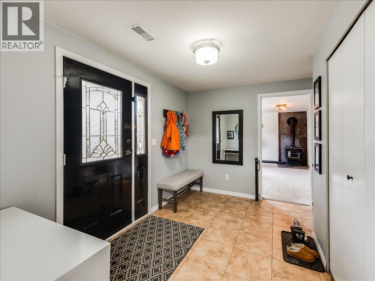 3701 9th Avenue, Castlegar, British Columbia V1N 3T3 - Photo 44 - 10398210