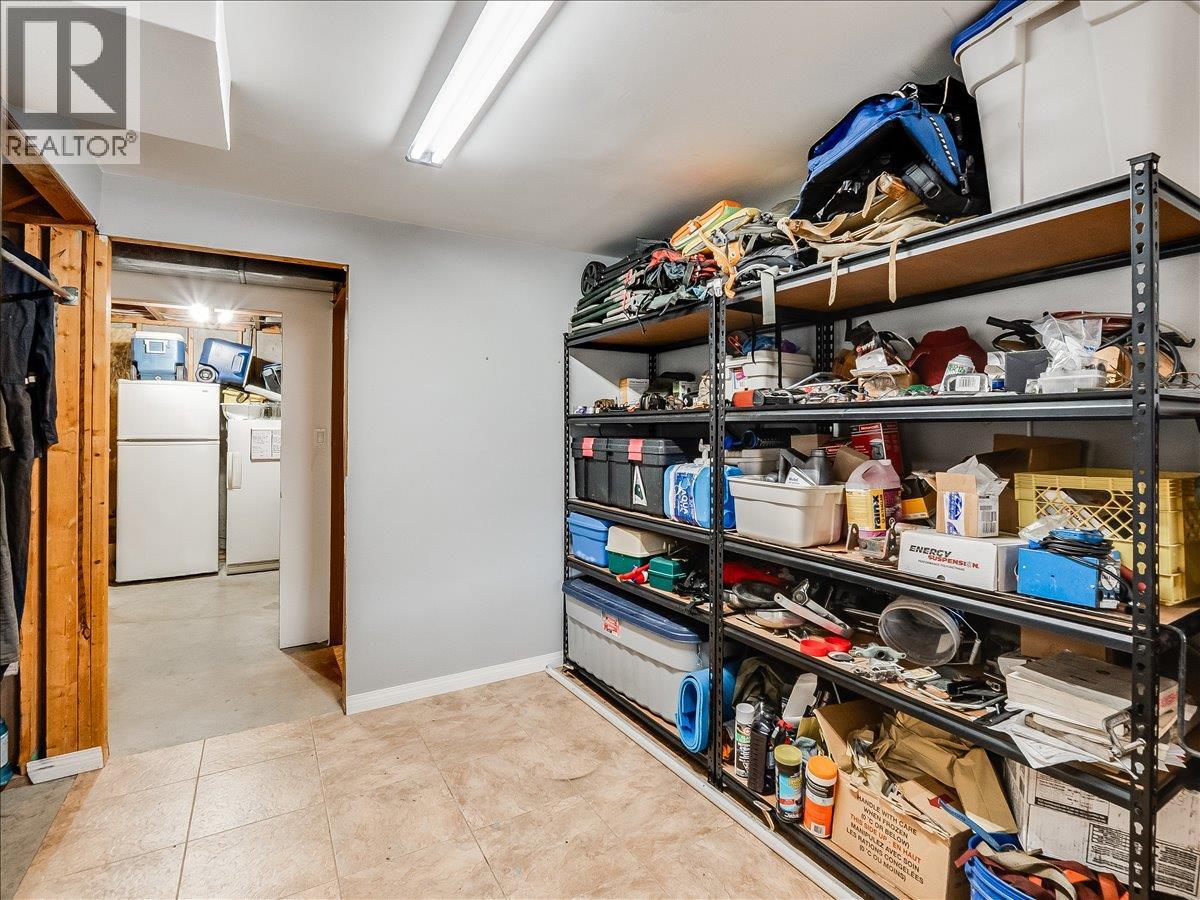 3701 9th Avenue, Castlegar, British Columbia V1N 3T3 - Photo 45 - 10398210