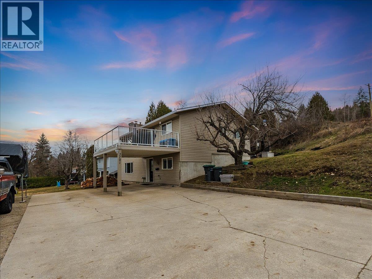 3701 9th Avenue, Castlegar, British Columbia V1N 3T3 - Photo 49 - 10398210