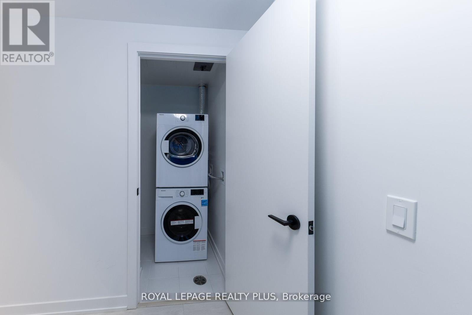 206s - 127 Broadway Avenue S, Toronto, Ontario  N4P 1V4 - Photo 18 - C13696032