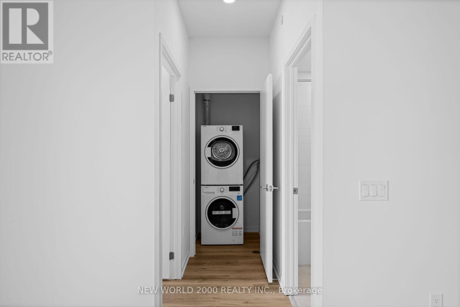 2513 - 101 Roehampton Avenue, Toronto, Ontario  M4P 2W2 - Photo 17 - C13696098