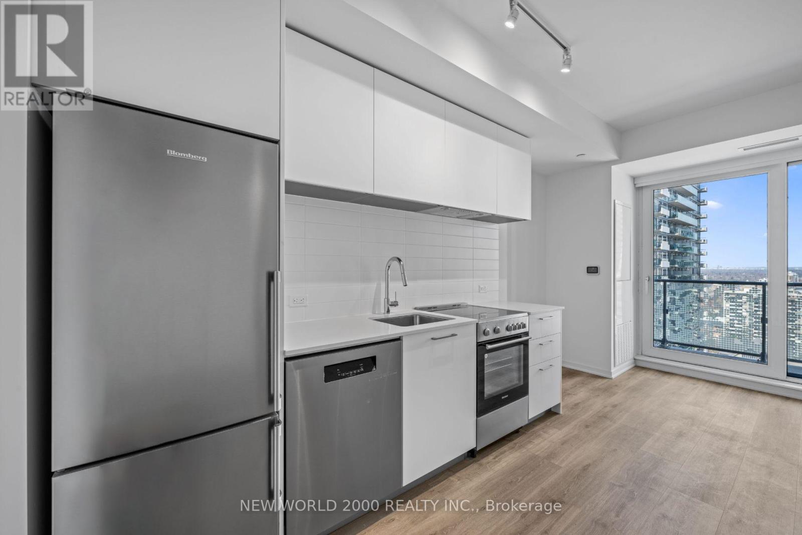 2513 - 101 Roehampton Avenue, Toronto, Ontario  M4P 2W2 - Photo 4 - C13696098