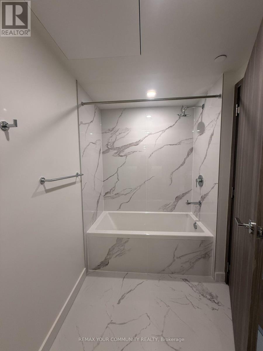 5808 - 3 Concord Cityplace Way, Toronto, Ontario  M5V 0X4 - Photo 5 - C13696108