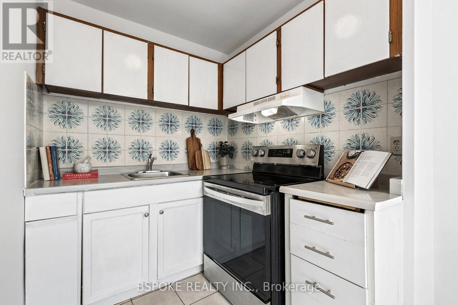 609 - 40 Homewood Avenue, Toronto, Ontario  M4Y 2K2 - Photo 6 - C13696174