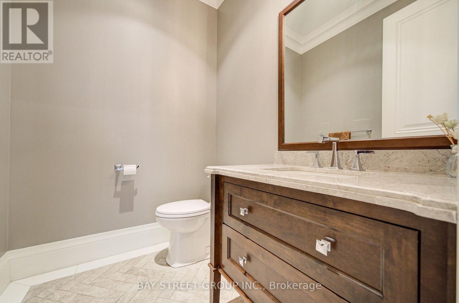 154 Munro Boulevard, Toronto, Ontario  M2P 1C8 - Photo 10 - C13696194