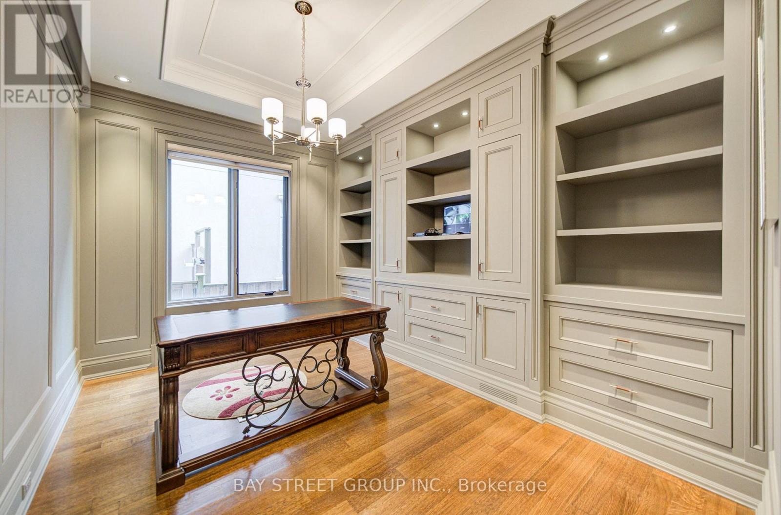 154 Munro Boulevard, Toronto, Ontario  M2P 1C8 - Photo 11 - C13696194