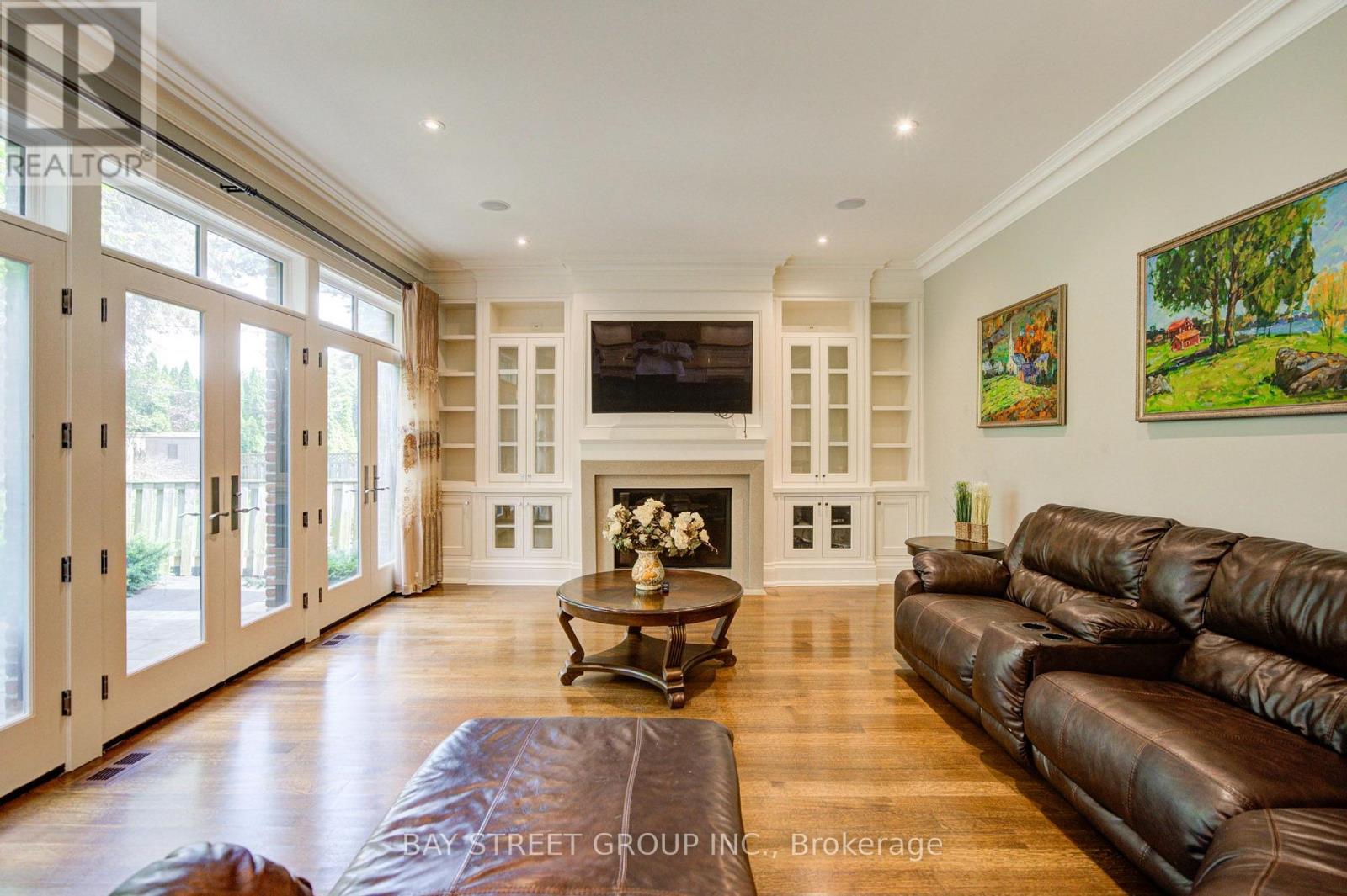154 Munro Boulevard, Toronto, Ontario  M2P 1C8 - Photo 17 - C13696194