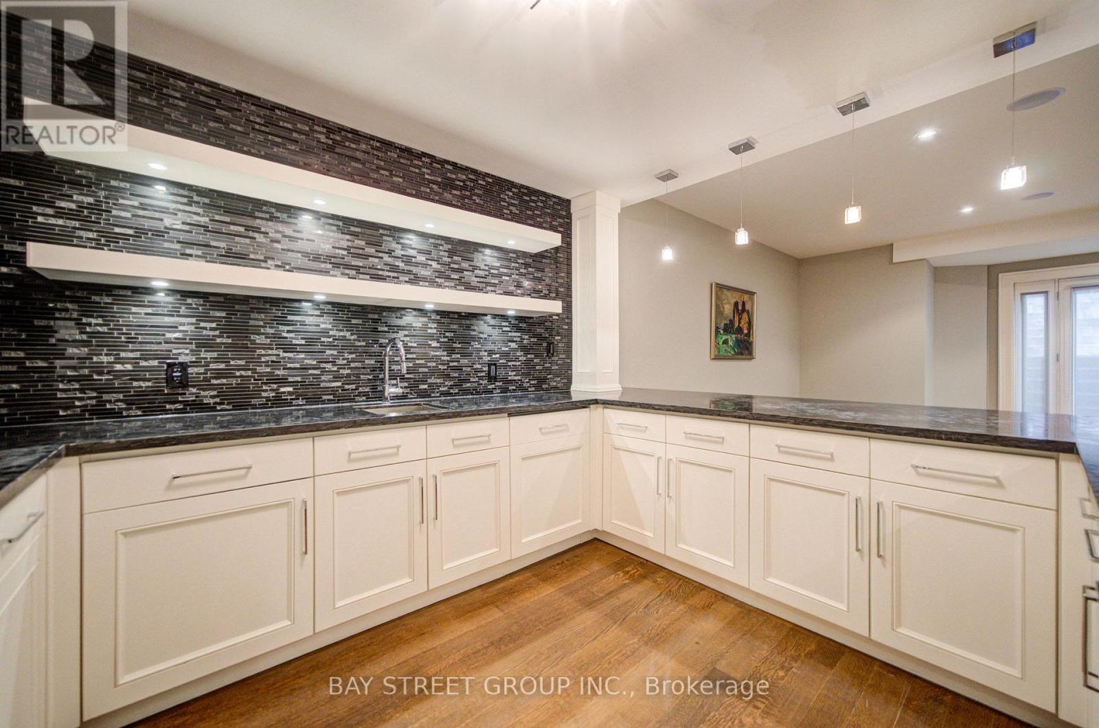 154 Munro Boulevard, Toronto, Ontario  M2P 1C8 - Photo 43 - C13696194