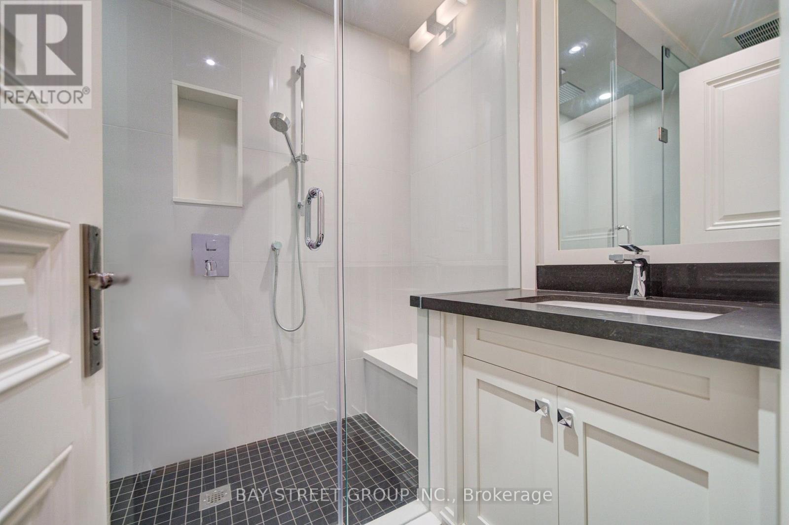 154 Munro Boulevard, Toronto, Ontario  M2P 1C8 - Photo 47 - C13696194