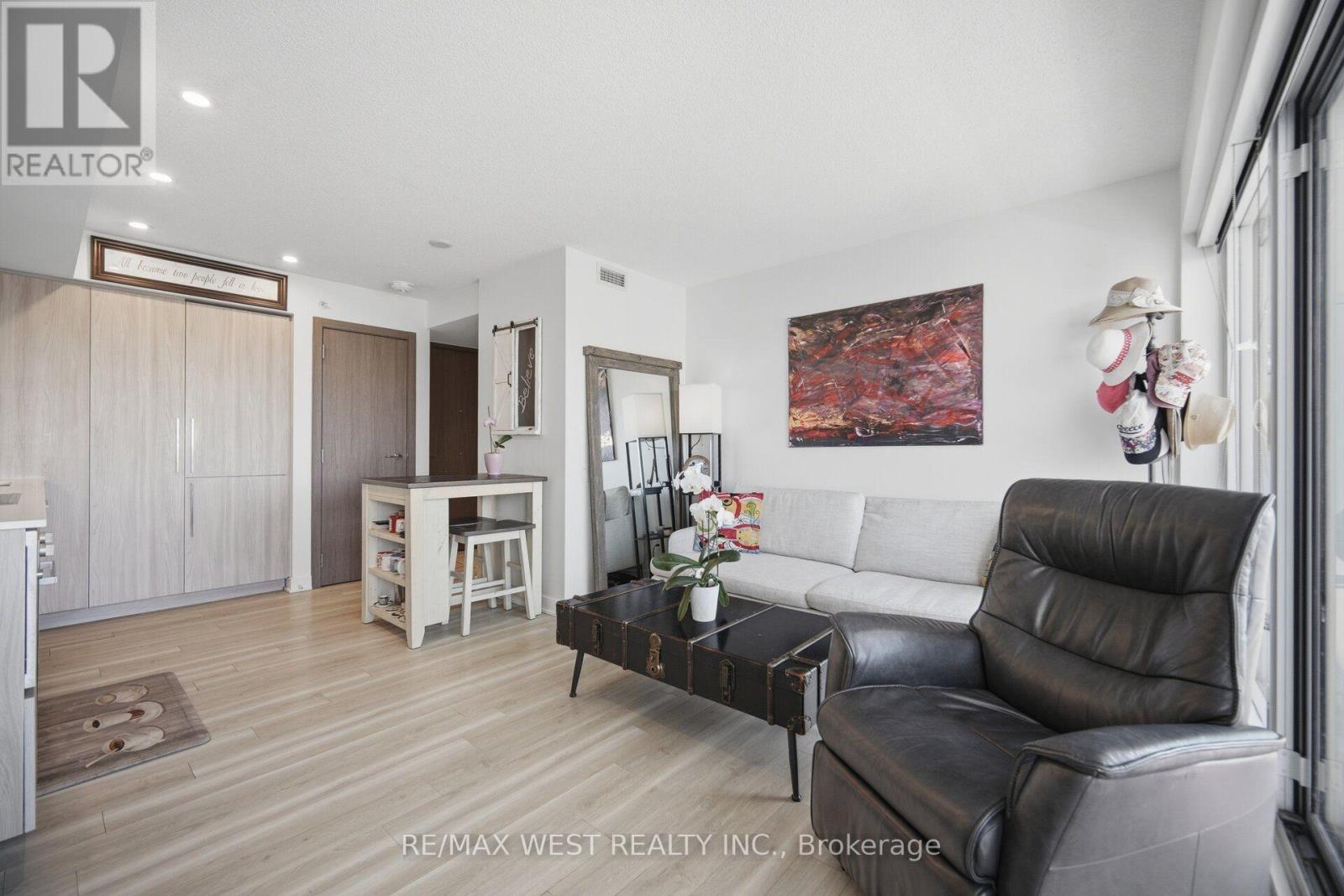 1602 - 17 Bathurst Street, Toronto, Ontario  M5V 0N1 - Photo 10 - C13696224