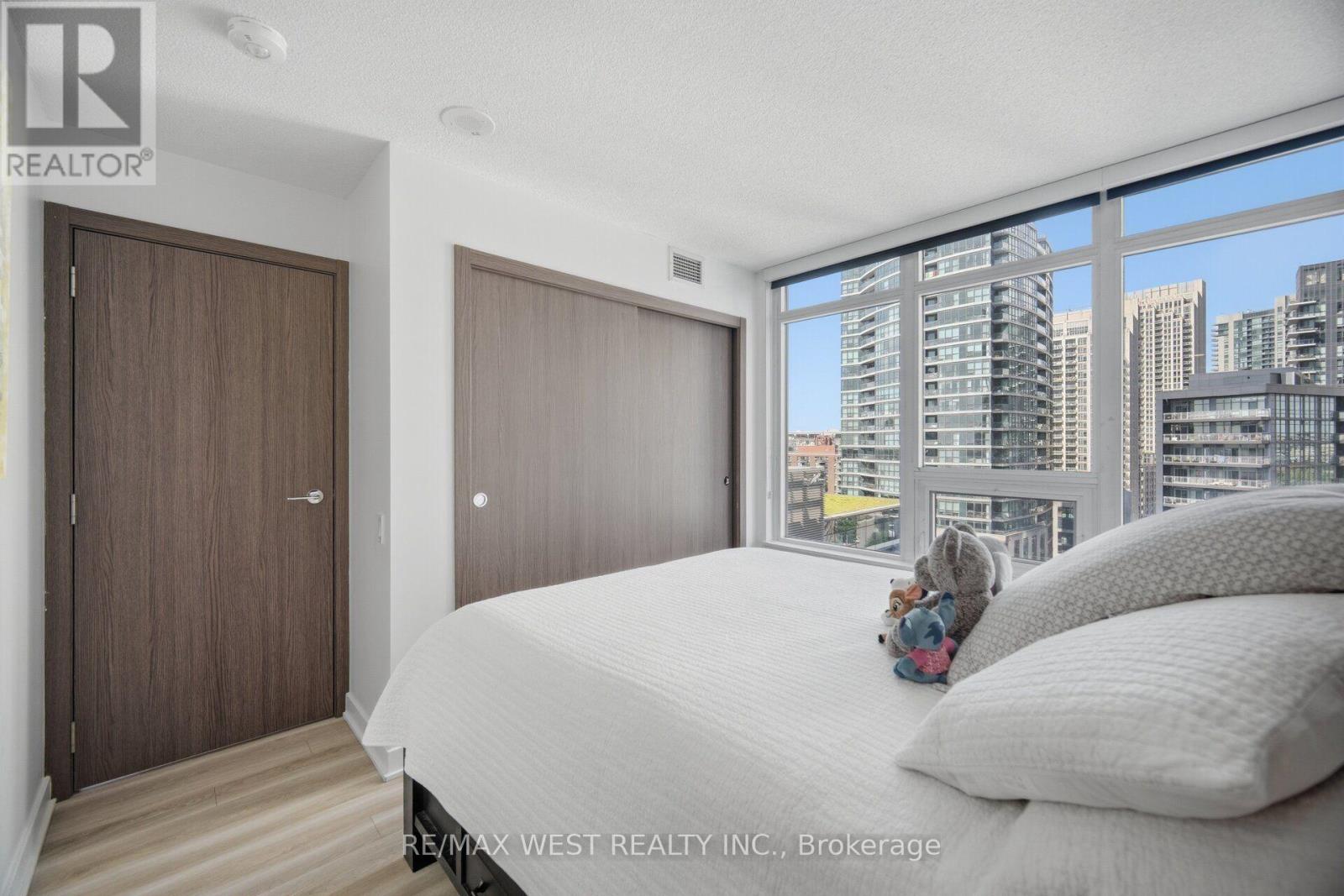 1602 - 17 Bathurst Street, Toronto, Ontario  M5V 0N1 - Photo 16 - C13696224