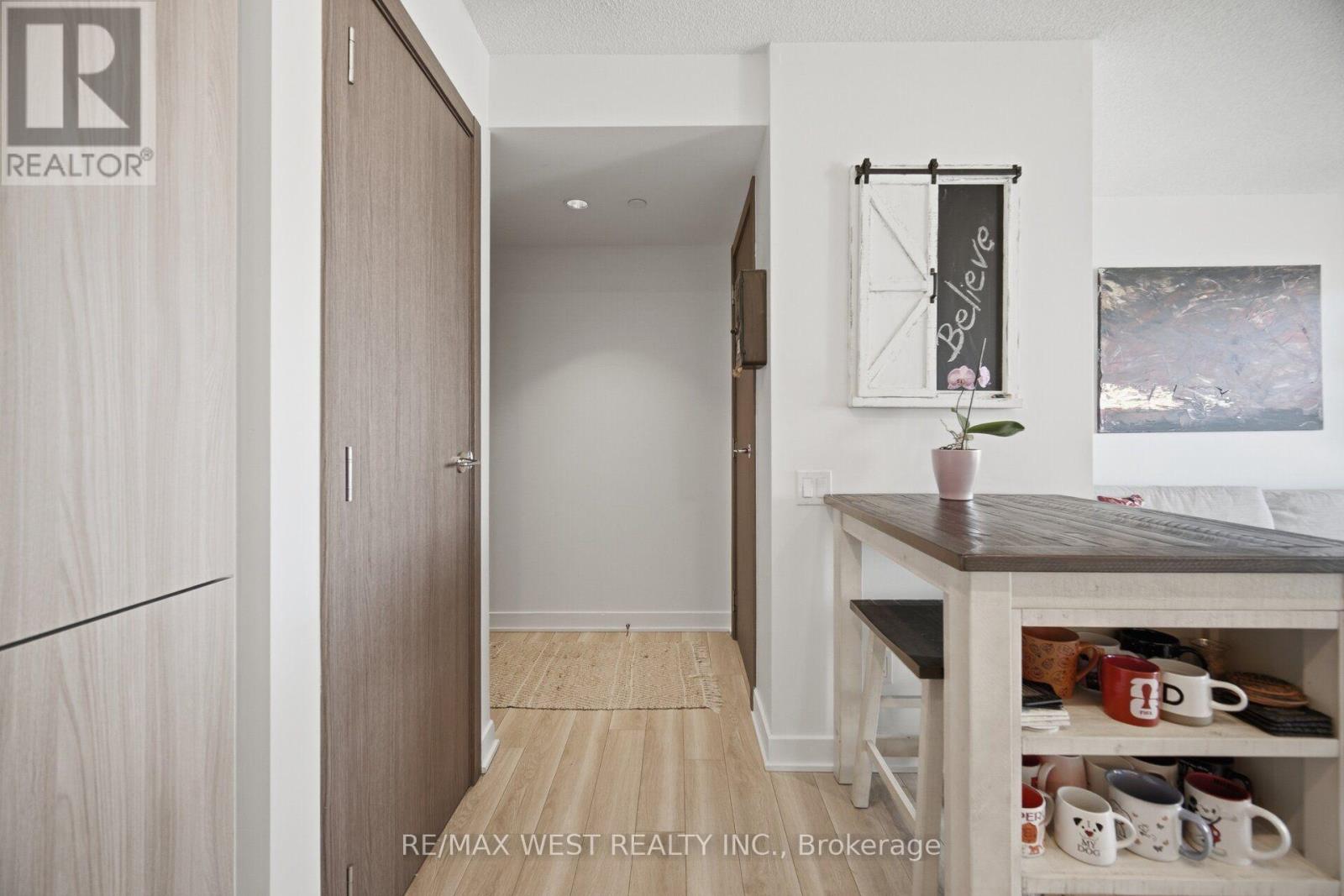 1602 - 17 Bathurst Street, Toronto, Ontario  M5V 0N1 - Photo 4 - C13696224