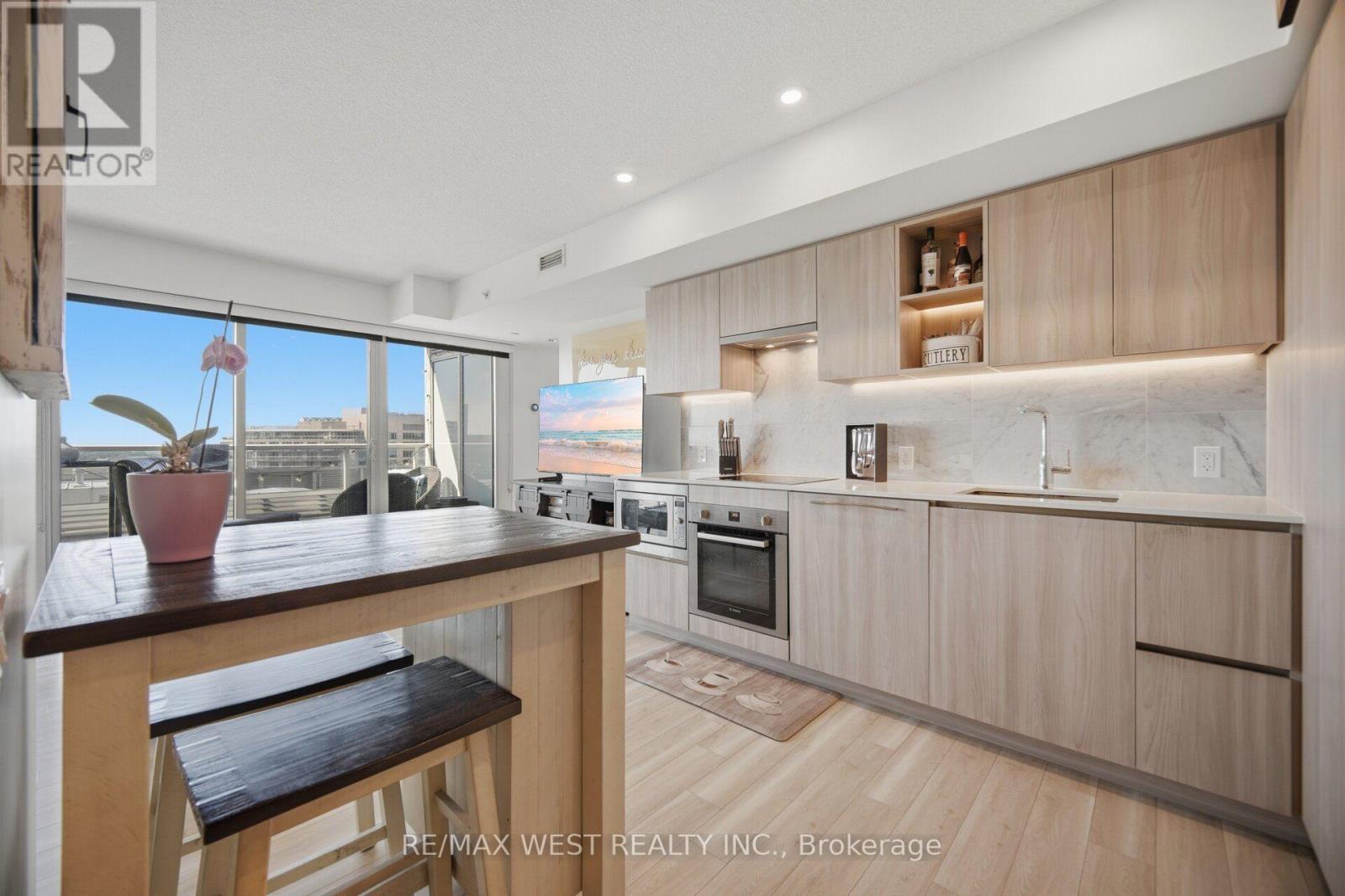 1602 - 17 Bathurst Street, Toronto, Ontario  M5V 0N1 - Photo 5 - C13696224