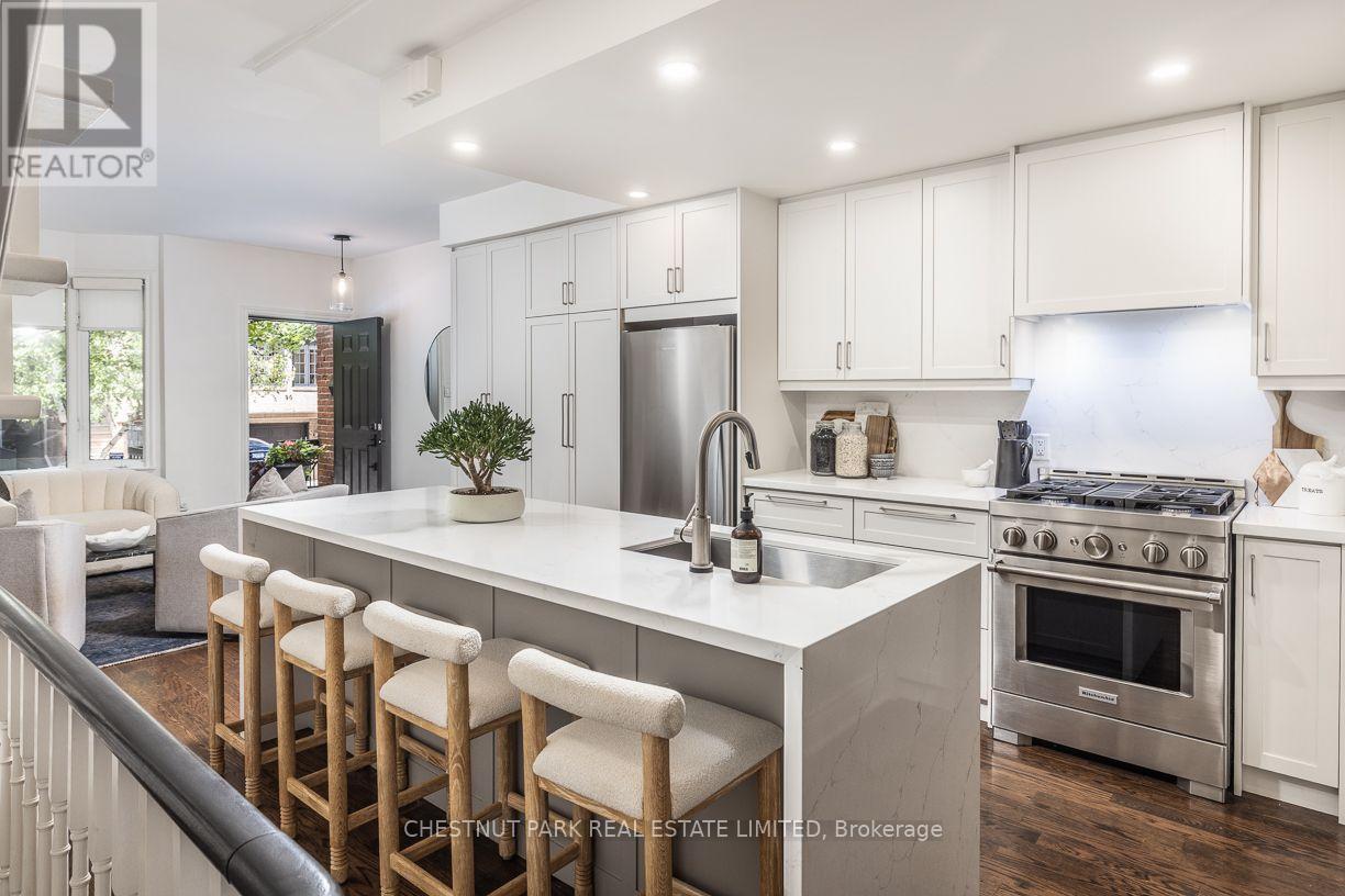 91 Alcorn Avenue, Toronto, Ontario  M4V 1E5 - Photo 4 - C13696252
