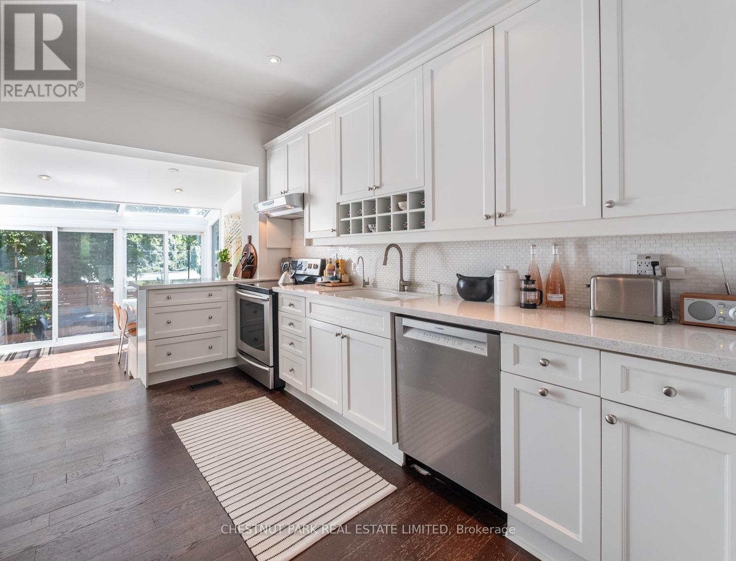 113 Cottingham Street, Toronto, Ontario  M4V 1B9 - Photo 8 - C13696284