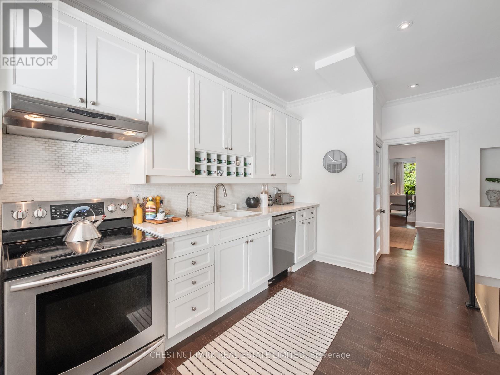 113 Cottingham Street, Toronto, Ontario  M4V 1B9 - Photo 9 - C13696284