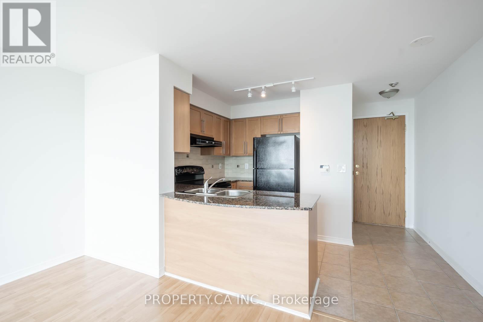 PH03 - 5508 YONGE STREET