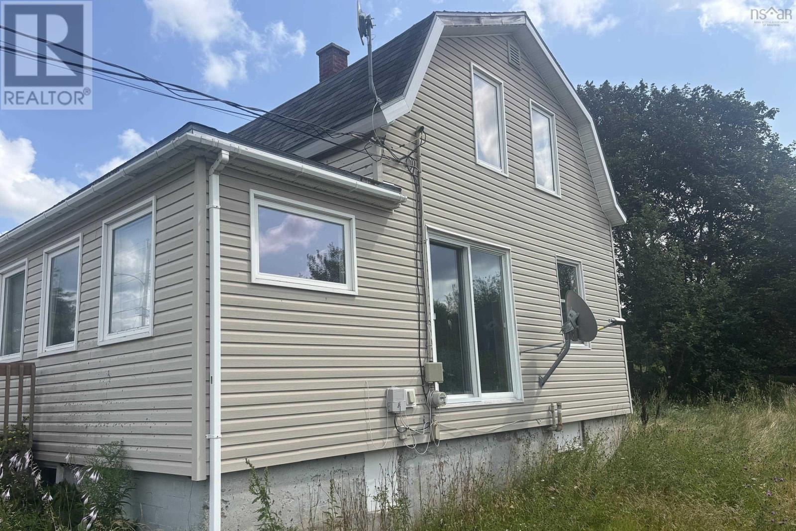4 Starr Street, Springhill, Nova Scotia  B0M 1X0 - Photo 6 - 202620264
