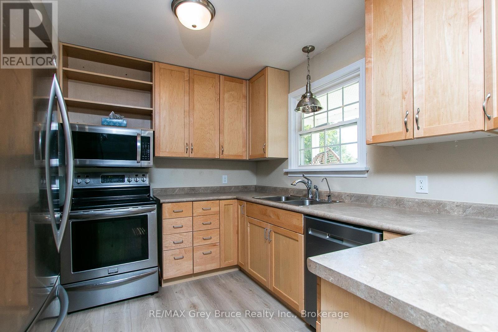 129 River Street, Arran-Elderslie, Ontario  N0H 2N0 - Photo 11 - X13696306