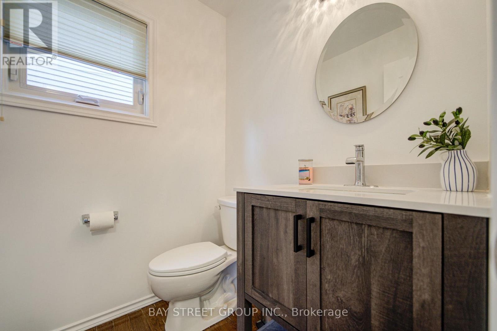 10 Hemingford Place, Whitby, Ontario L1R 1G1 - Photo 12 - E13696106