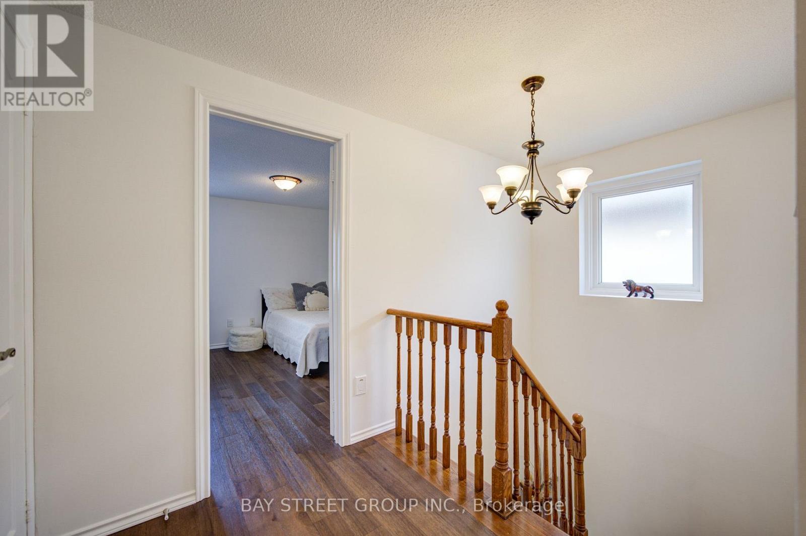 10 Hemingford Place, Whitby, Ontario L1R 1G1 - Photo 20 - E13696106