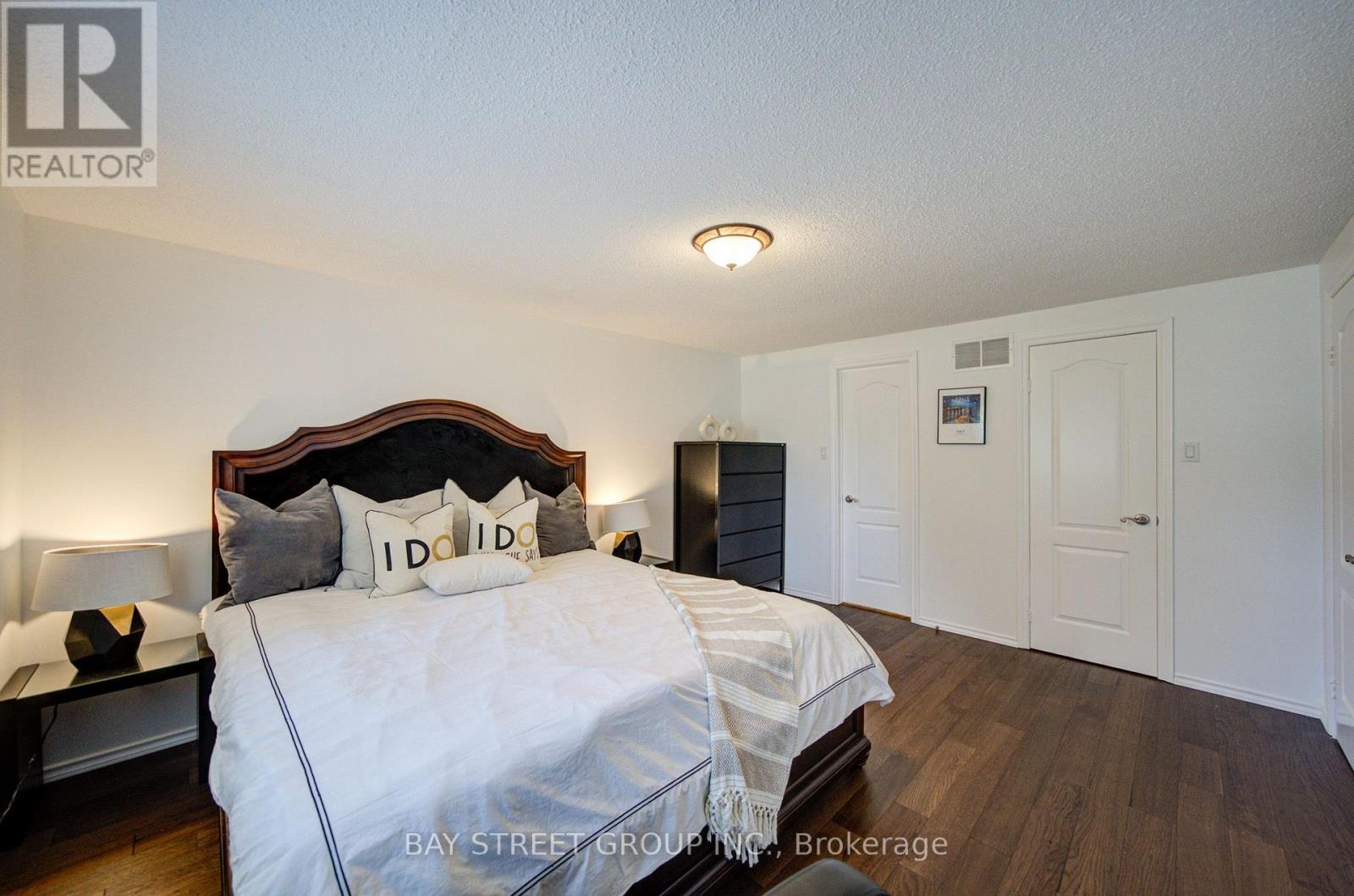 10 Hemingford Place, Whitby, Ontario L1R 1G1 - Photo 21 - E13696106