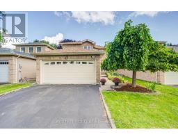 10 HEMINGFORD PLACE, Whitby, Ontario