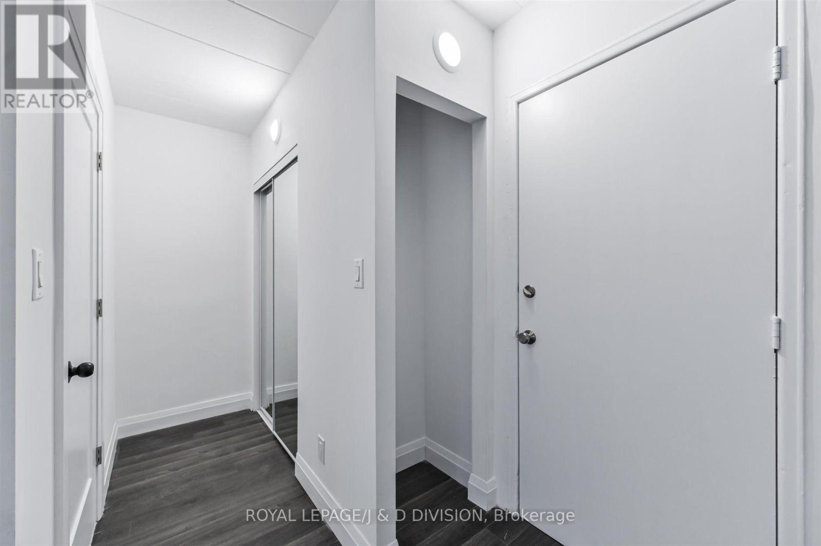205 - 325 Sammon Avenue, Toronto, Ontario  M4J 2A1 - Photo 3 - E13696126