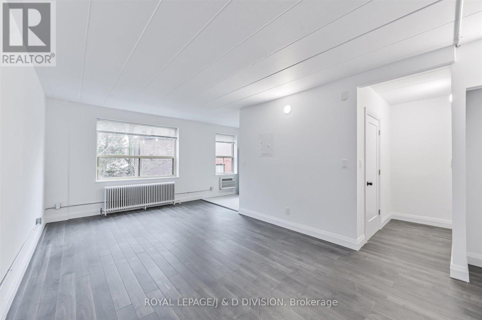 205 - 325 Sammon Avenue, Toronto, Ontario  M4J 2A1 - Photo 4 - E13696126