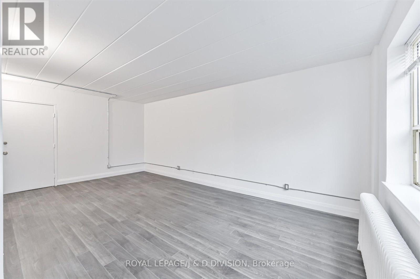 205 - 325 Sammon Avenue, Toronto, Ontario  M4J 2A1 - Photo 6 - E13696126