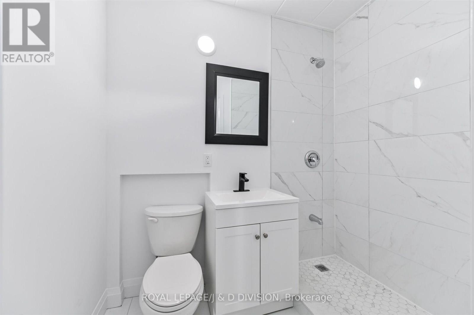 205 - 325 Sammon Avenue, Toronto, Ontario  M4J 2A1 - Photo 8 - E13696126