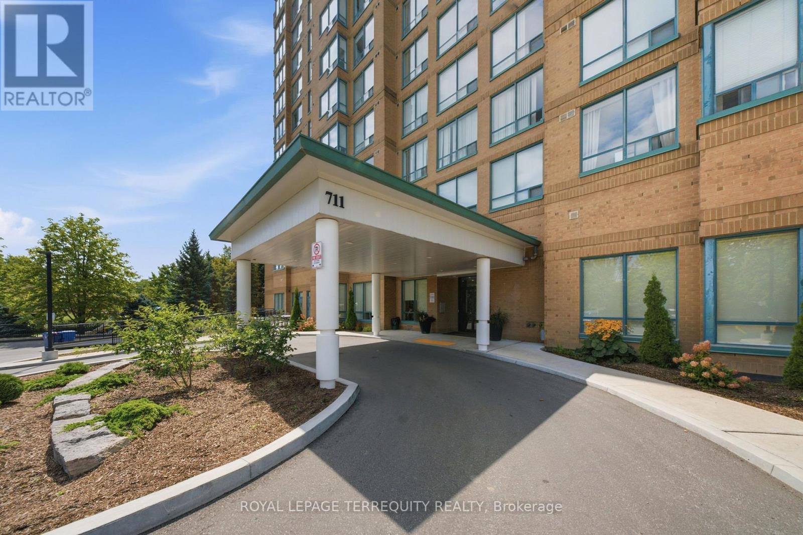 606 - 711 Rossland Road E, Whitby, Ontario  L1N 8Z1 - Photo 2 - E13696220