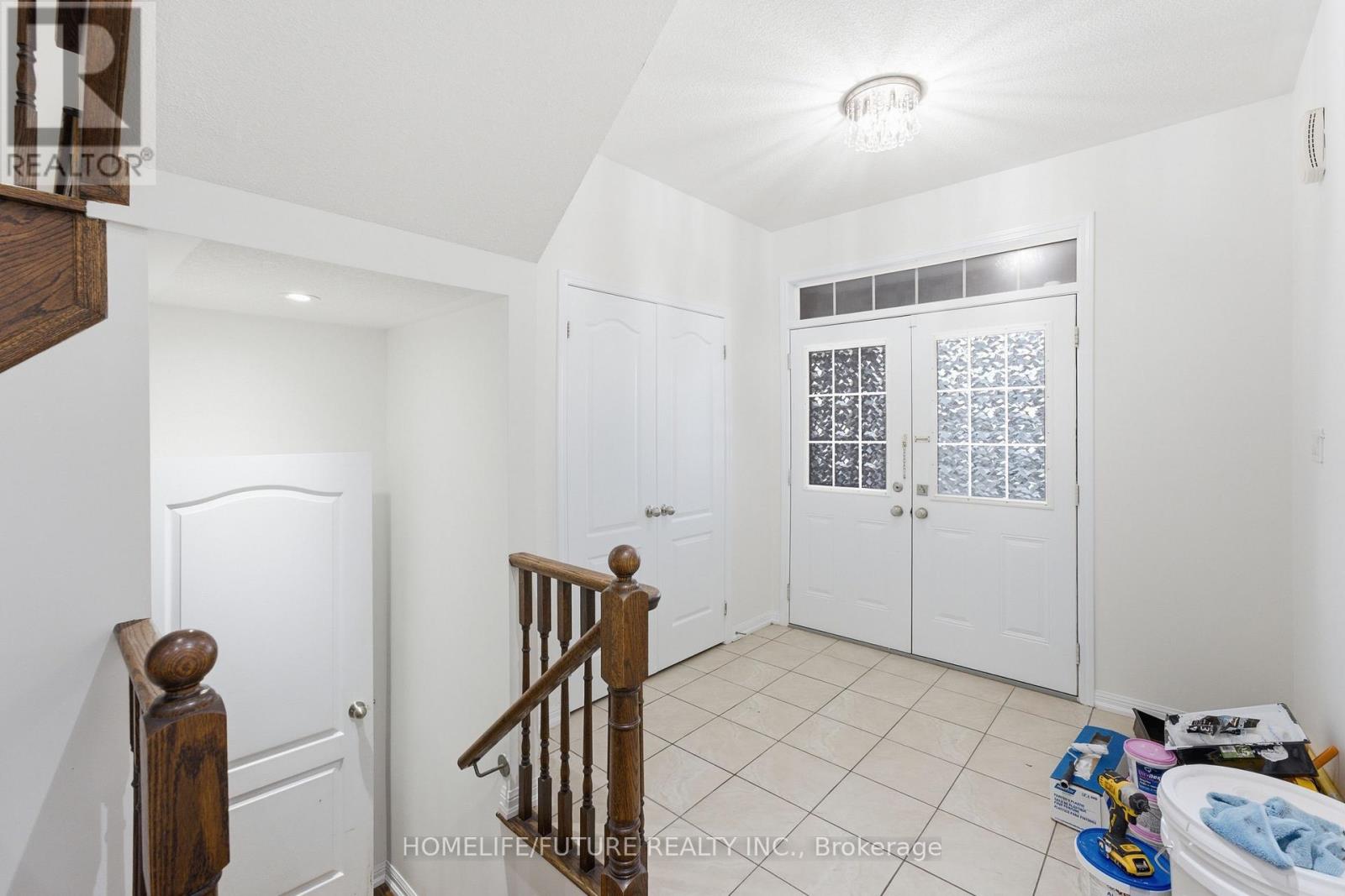 7 Beverton Crescent, Ajax, Ontario  L1T 0L8 - Photo 4 - E13696270