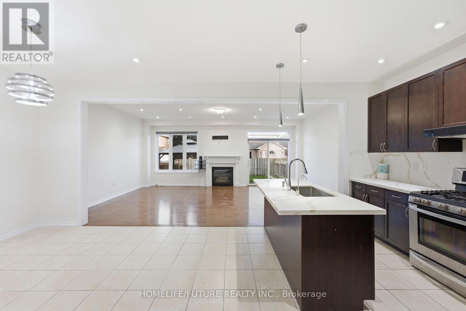 7 Beverton Crescent, Ajax, Ontario  L1T 0L8 - Photo 6 - E13696270