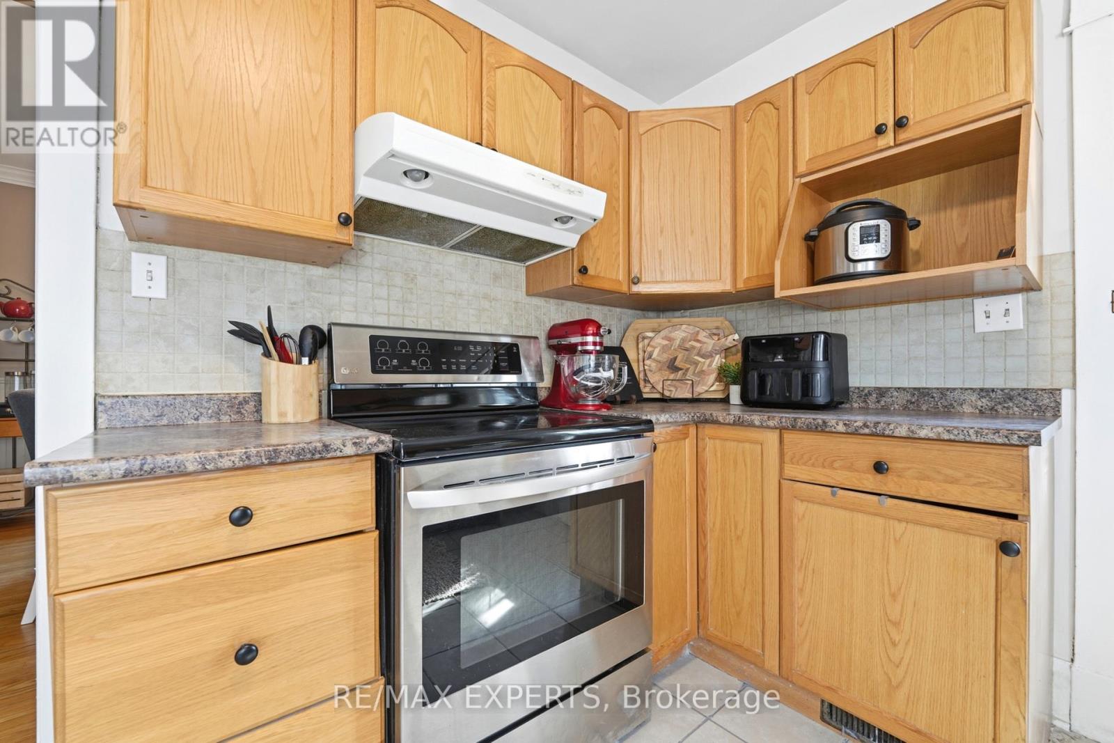 18 Rowe Street, Oshawa, Ontario  L1H 5P5 - Photo 14 - E13696282