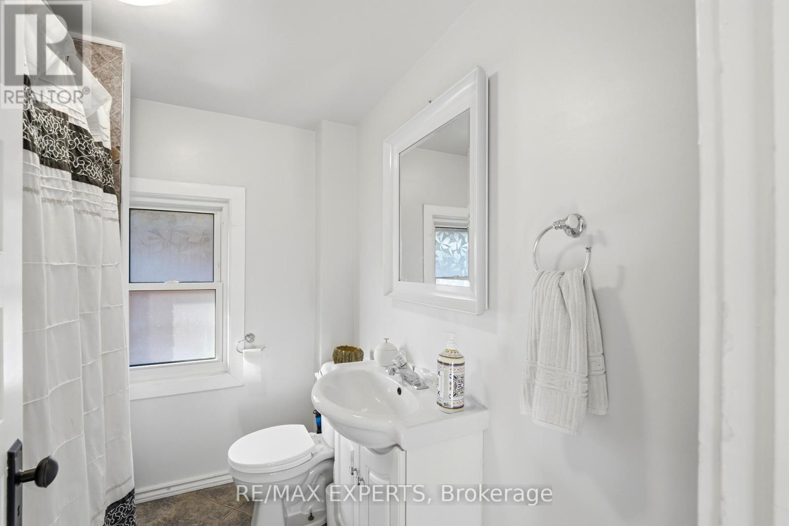 18 Rowe Street, Oshawa, Ontario  L1H 5P5 - Photo 24 - E13696282
