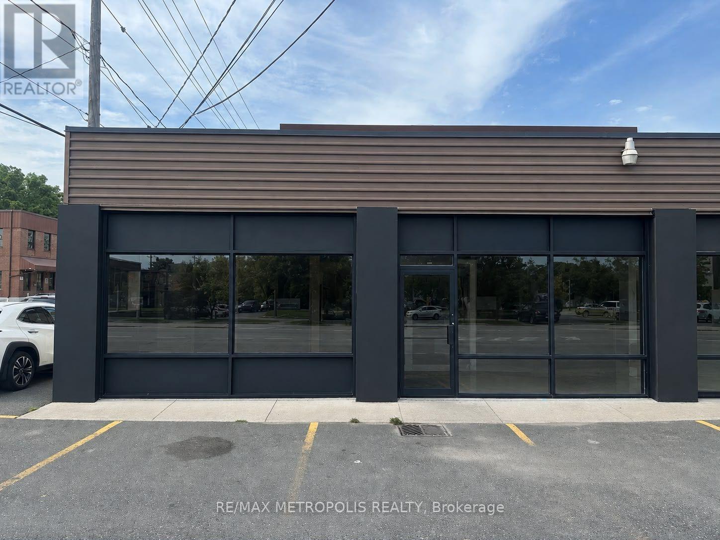 1 - 300 Dundas Street E, Whitby, Ontario  L1N 2J1 - Photo 2 - E13696308