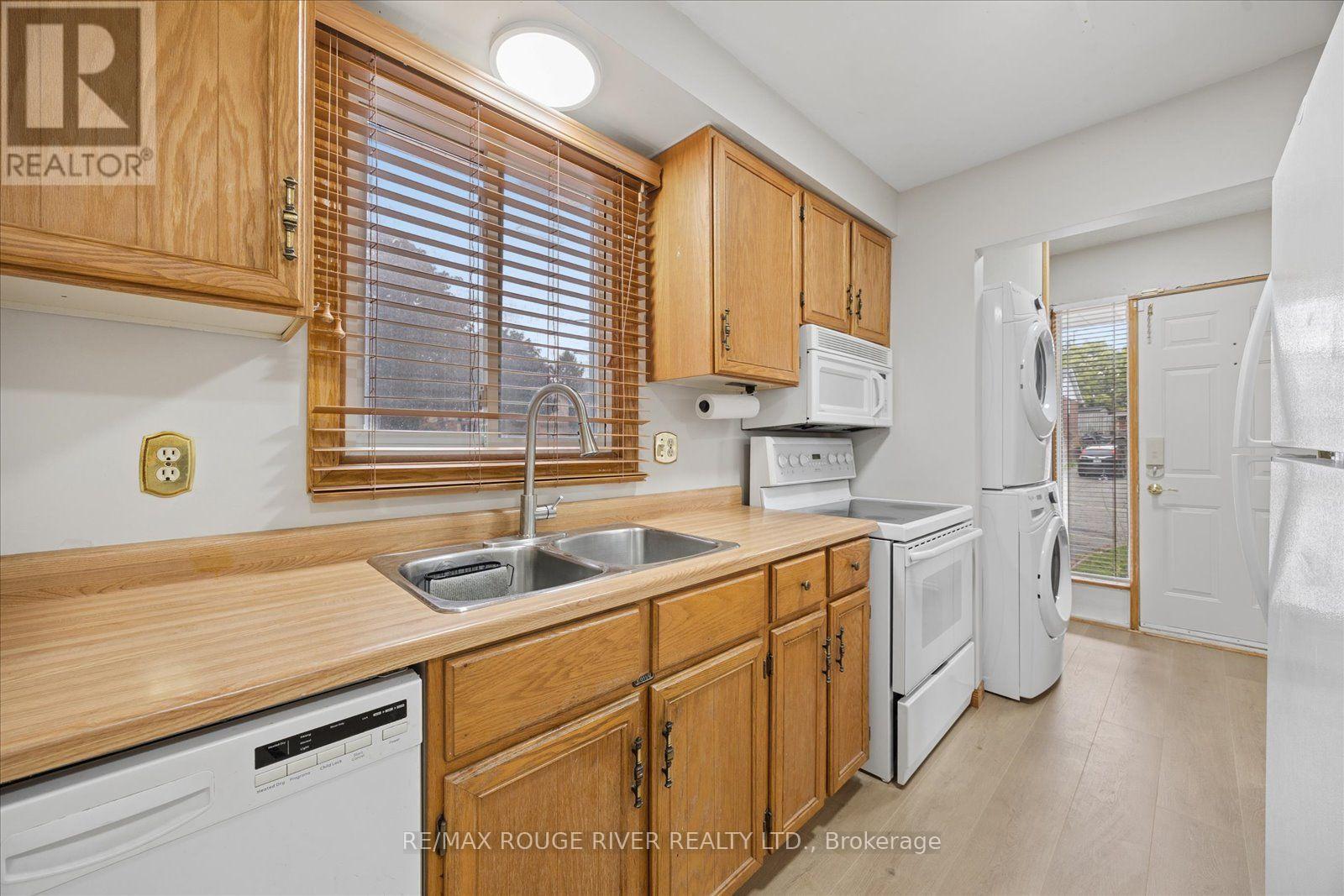 Main - 856 Meadowhill Court, Oshawa, Ontario  L1K 1X5 - Photo 12 - E13696324