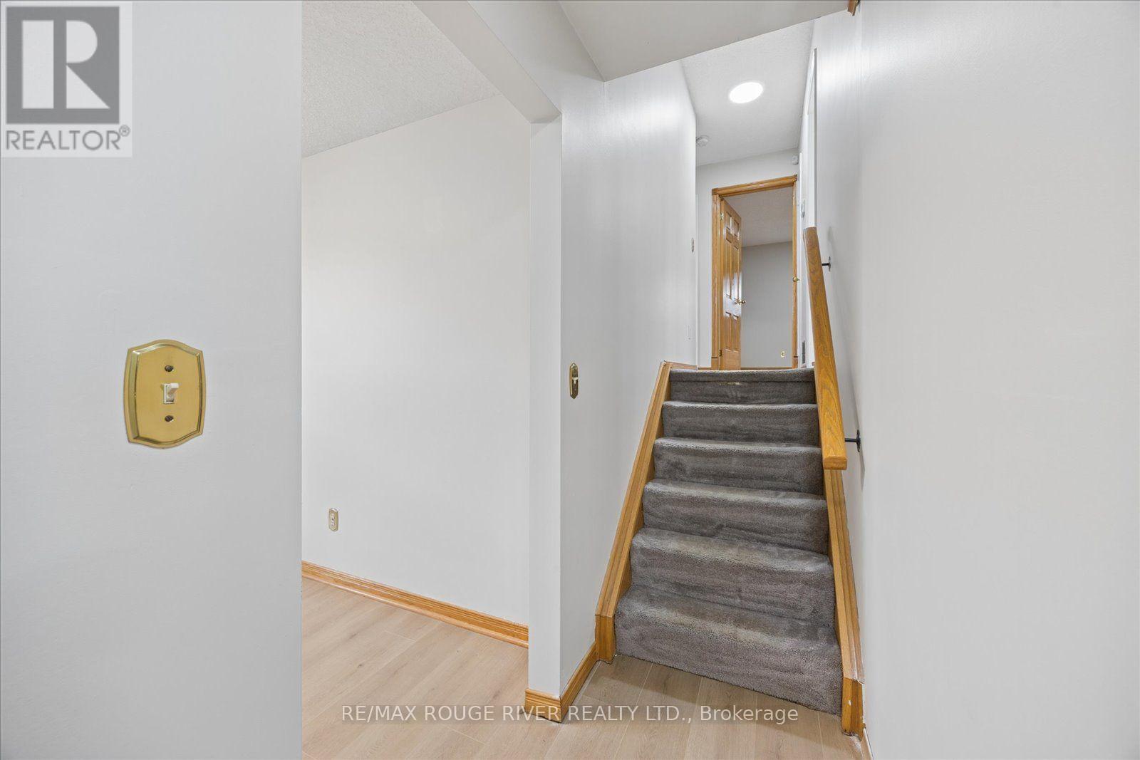 Main - 856 Meadowhill Court, Oshawa, Ontario  L1K 1X5 - Photo 17 - E13696324