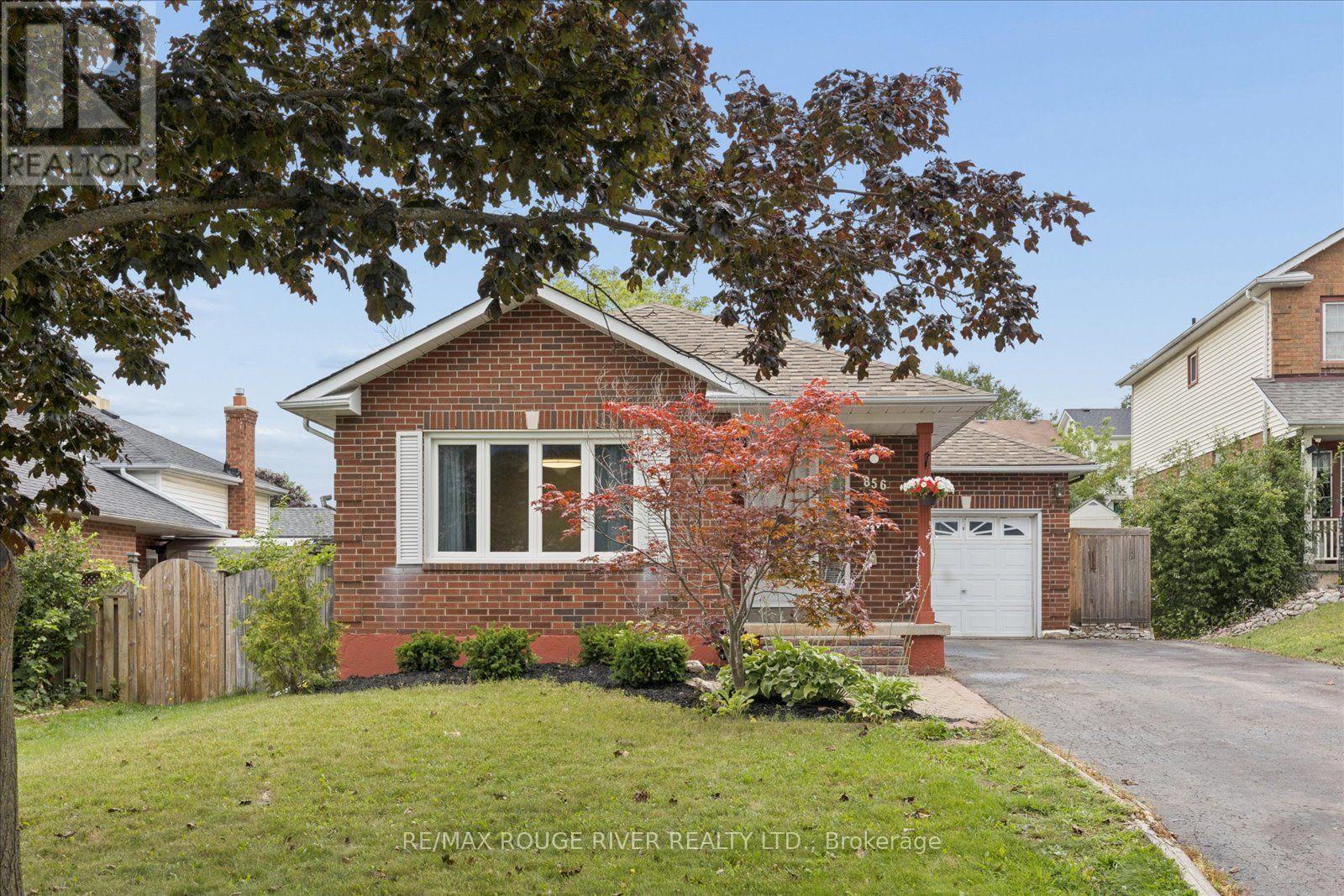 Main - 856 Meadowhill Court, Oshawa, Ontario  L1K 1X5 - Photo 2 - E13696324