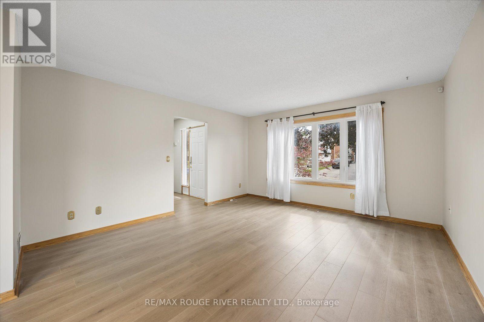 Main - 856 Meadowhill Court, Oshawa, Ontario  L1K 1X5 - Photo 5 - E13696324
