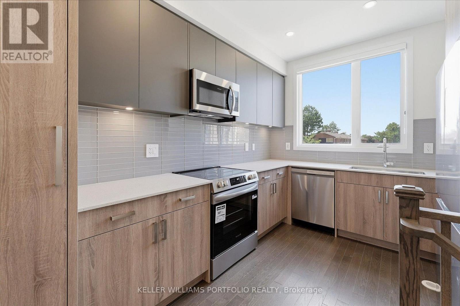 372 Lawrence Heights Way, Toronto, Ontario  M6A 0E8 - Photo 13 - C13694564
