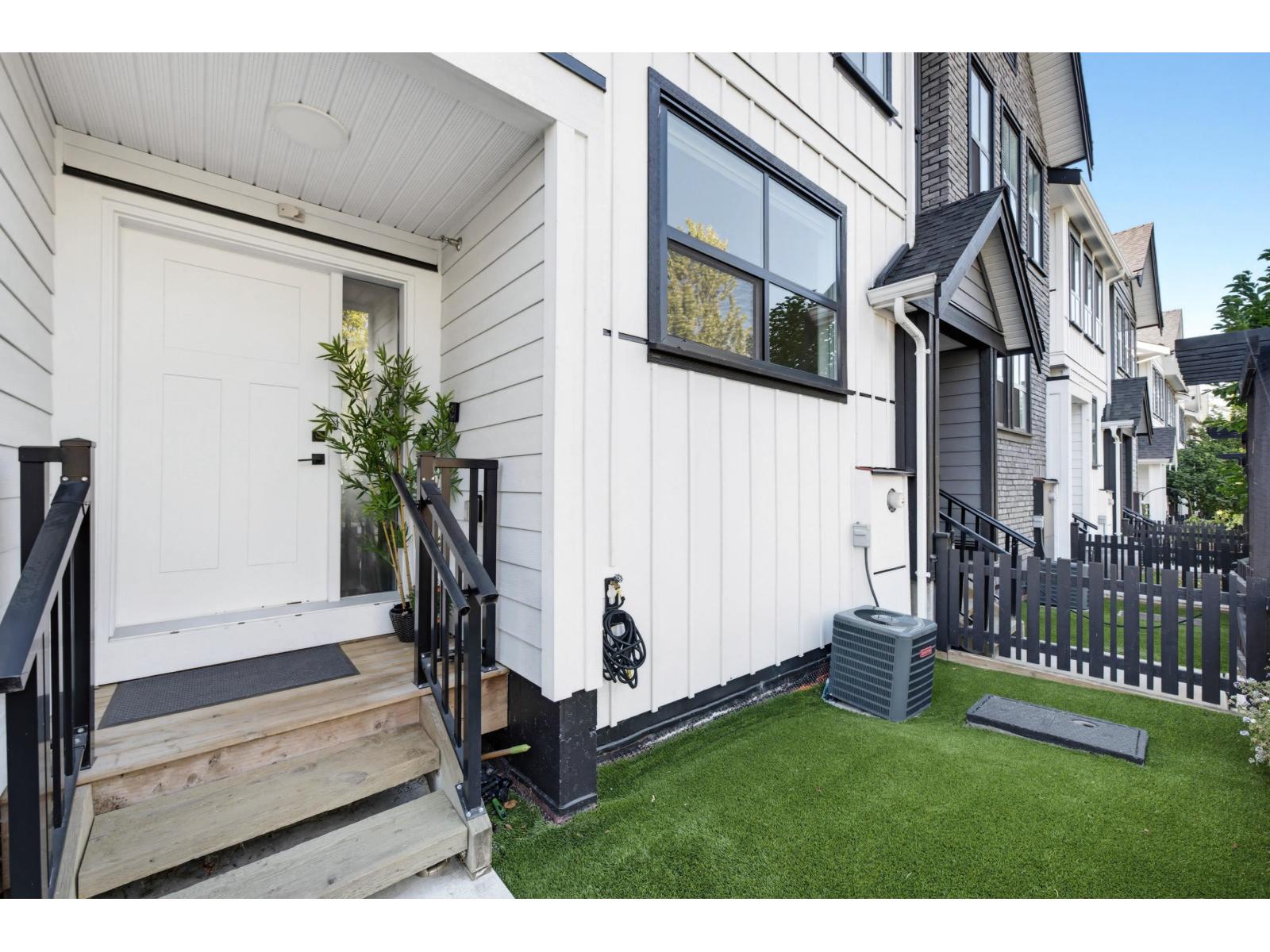 8147 202 Street, Langley, British Columbia  V2Y 3K2 - Photo 3 - R3157171